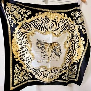 Elegant Vintage Black and Gold Unisex Tiger Scarf - Square - Retro